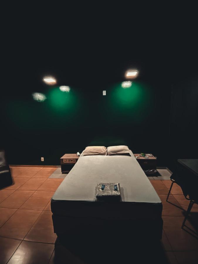 Light Motel Гуарульос Екстериор снимка