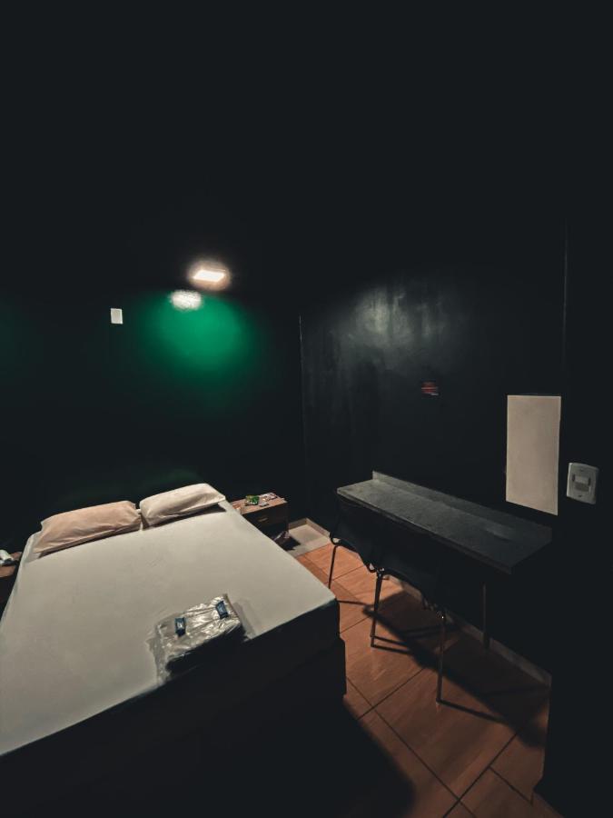 Light Motel Гуарульос Екстериор снимка